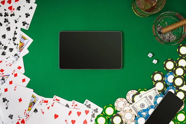 View from above with copy space. Banner template layout mockup for online casino. Green table, top view on workplace. — Stock Photo, Image