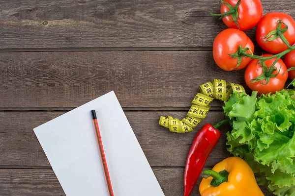 Sebze ve tablo yakın çekim üzerinde ölçüm bandı