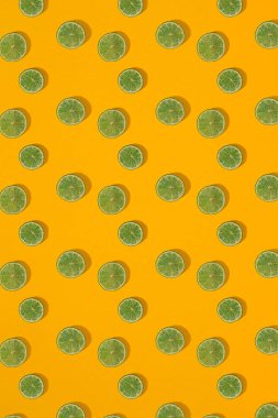 Sarı zemin üzerine kireç desen. En az düz kavramı yatıyordu.