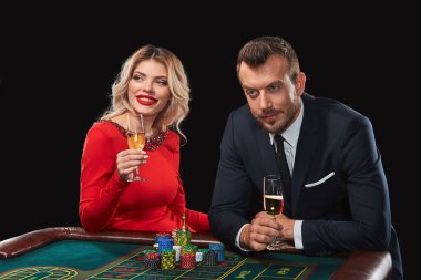 casino rulet oynamaya çift kazanır.