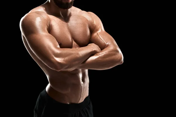 Muscular culturista chico haciendo posando —  Fotos de Stock