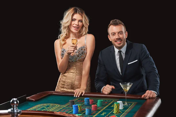 casino rulet oynamaya çift kazanır.