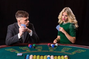 masada poker oynamaya Çift