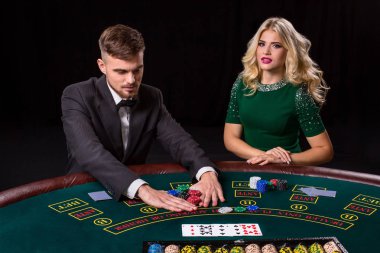 masada poker oynamaya Çift.