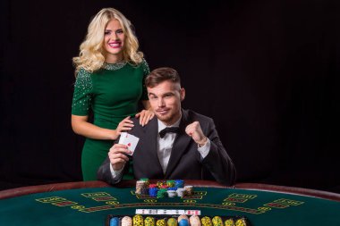 masada poker oynamaya Çift.