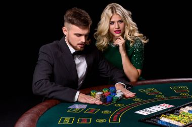 masada poker oynamaya Çift.