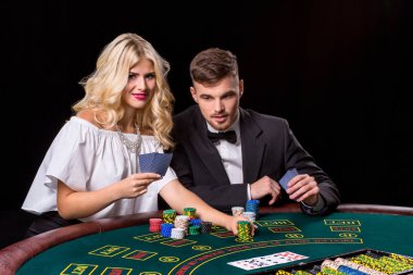 masada poker oynamaya Çift.