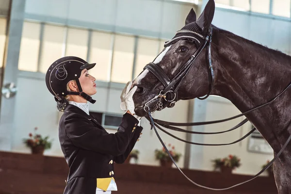 Woman jockey with his horse — Stock Photo, Image