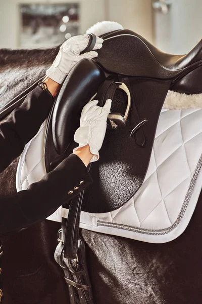 Woman jockey with his horse — Stock Photo, Image