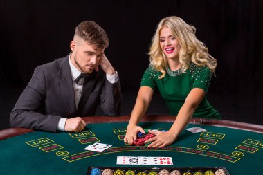 masada poker oynamaya Çift.