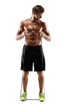 Lastik bant, atış studio ile çalışma dışarı yakışıklı fitness adam.