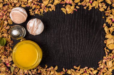 Spa banyo kozmetik. Aromaterapi doğal bal ve bomba ile. Hijyen gevşeme vücut için.