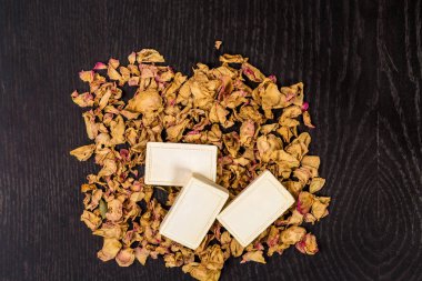 banyo sabunu kuru gül yaprağı closeup ile