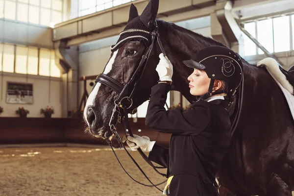 Woman jockey with his horse — Stock Photo, Image