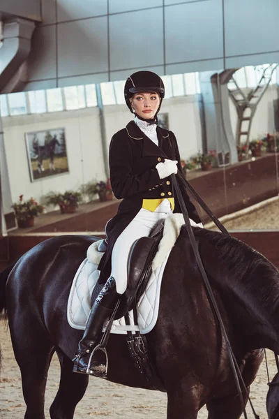 Woman jockey with his horse — Stock Photo, Image