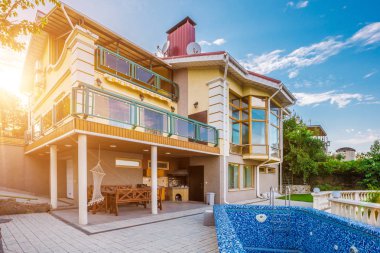 Modern villa havuzlu