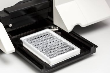 Kimyasal örnek şişe. Santrifüj. Bir test tüpüne şişe analiz için ayarlar.