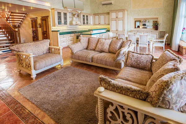 Sala de estar en lujosa casa nueva —  Fotos de Stock