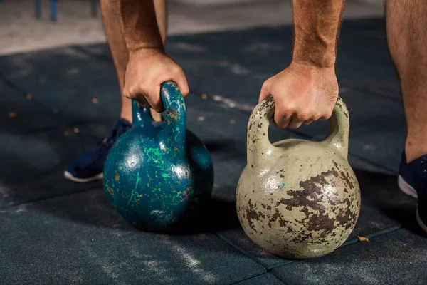 kaslı adam ağırlık itibariyle açık çalışma