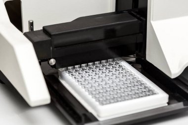 Kimyasal örnek şişe. Santrifüj. Bir test tüpüne şişe analiz için ayarlar.