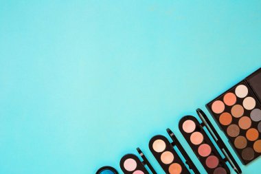 Makyaj en iyi görünümü ayarlama. Kozmetik. Kopya alanı