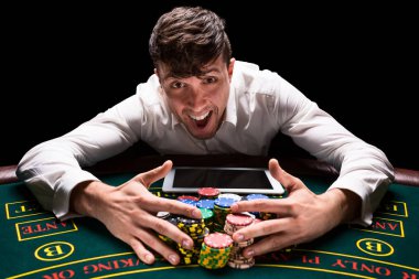 mutlu oyuncu online poker