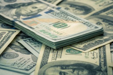 100 Doları çok yakın çekim arka plan faturaları