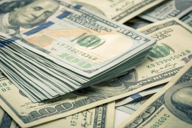100 Doları çok yakın çekim arka plan faturaları