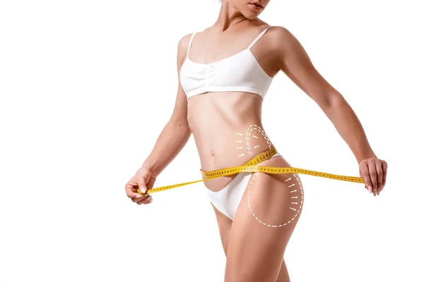Cuerpo femenino con las flechas de dibujo en él aislado en blanco. concepto de pérdida de grasa, liposucción y eliminación de celulitis . — Foto de Stock