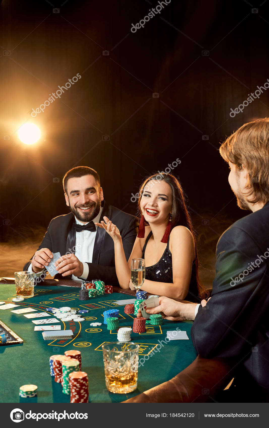 Wie spielt man poker im casino james bond casino royale length