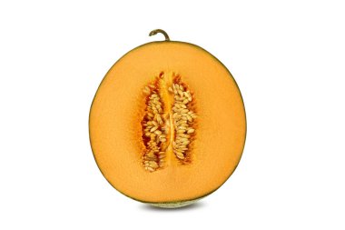 Lezzetli kavun kavununun yarısı beyaz arka planda izole edilmiş, metin ya da görüntüler için fotokopi alanı var. Yan görüş. Yakın çekim..