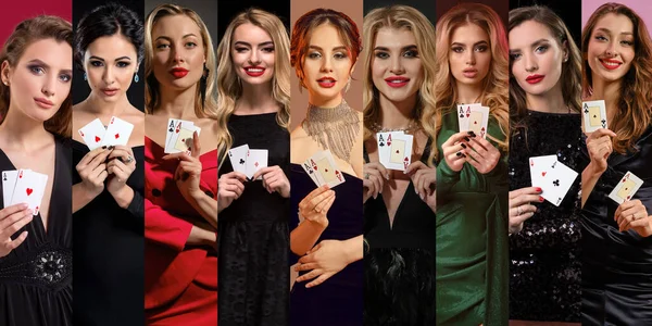 スタイリッシュなドレスやジュエリーで 明るいメイクアップを持つ魅力的な女性のコラージュ 彼らはカラフルな背景に対してポーズを取りながらトランプを示しています ギャンブル ポーカー カジノ — ストック写真
