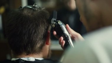 Elektrik makası kesme ve modelleme saç berber