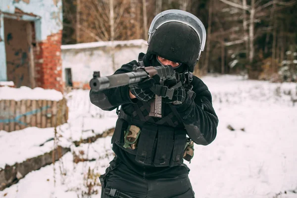 Orosz spetsnaz Fsb tiszt támadás felszerelés. Terrorizmus elleni különleges erők katonája. — Stock Fotó