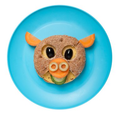 Ekmek ve sebze yapılmış domuz 