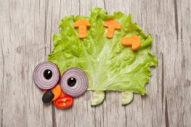 Sebze tablo üzerinde yapılan kirpi