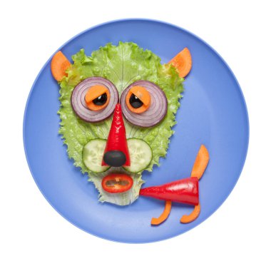 Yorgun kurt sebze mavi plaka üzerinde yapılan