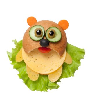 Ekmek, peynir ve sebze yalıtılmış zemin üzerine yapılan panda