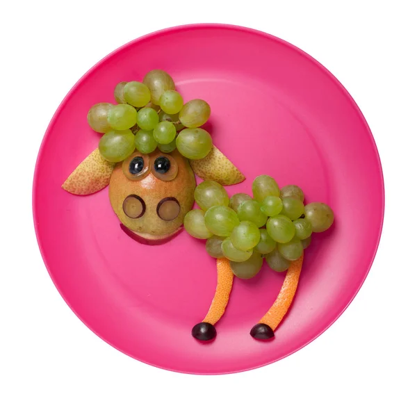 Owce z winogron i gruszka na płyta różowy — Zdjęcie stockowe