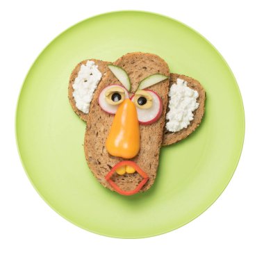 Kızgın adam ekmek ve sebze plaka üzerinde yapılan