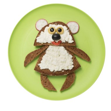 Ekmek ve peynir yeşil plaka üzerinde ayı oluşan