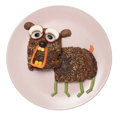 Köpek ile siyah ekmek yapmak için yaratıcı yol