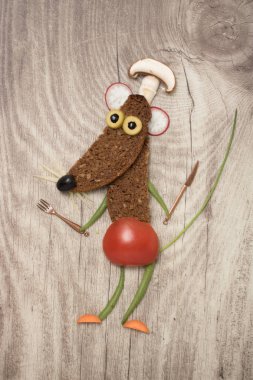 Sandviç fare ile çatal ve bıçak ahşap arka plan üzerinde