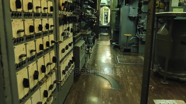 Inside the diesel-electric submarines of the US during World War II. USS Croaker, SSK-246 — Stock Video
