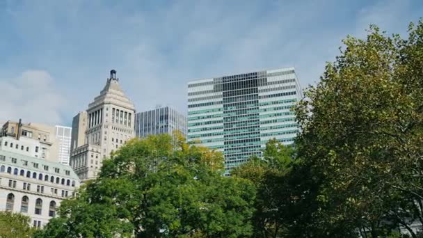 Old skyscrapers of Manhattan, New York, USA — Stock Video