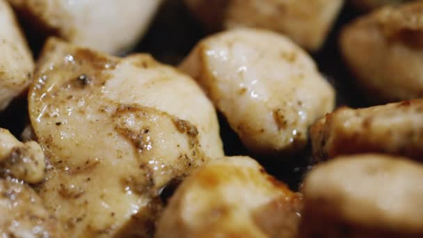 Dietary in delicious food. Chicken fried in a pan — Stock Video