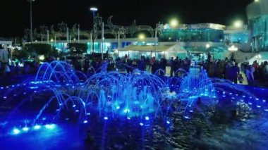 Sharm el Sheikh, Mısır, Mart, 2017: Vinç atış: çeşmenin aydınlatma alanında Soho ile muhteşem görünümü