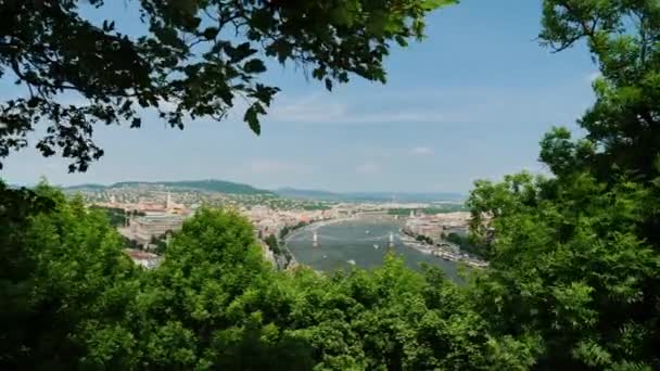 Léto v Budapešti - jedna z nejkrásnějších měst v Evropě