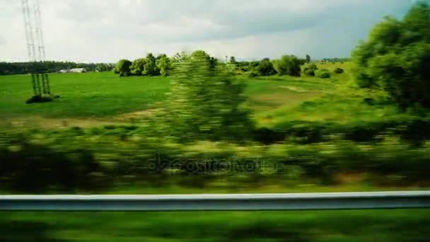 Parcourez rapidement la campagne pittoresque et l'agro-terre 