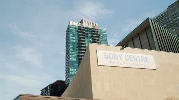 Toronto, Canadá, octubre de 2017: Construyendo Sony Center en el centro de Toronto — Vídeos de Stock